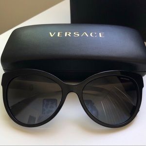 Versace sunglasses! 🕶
